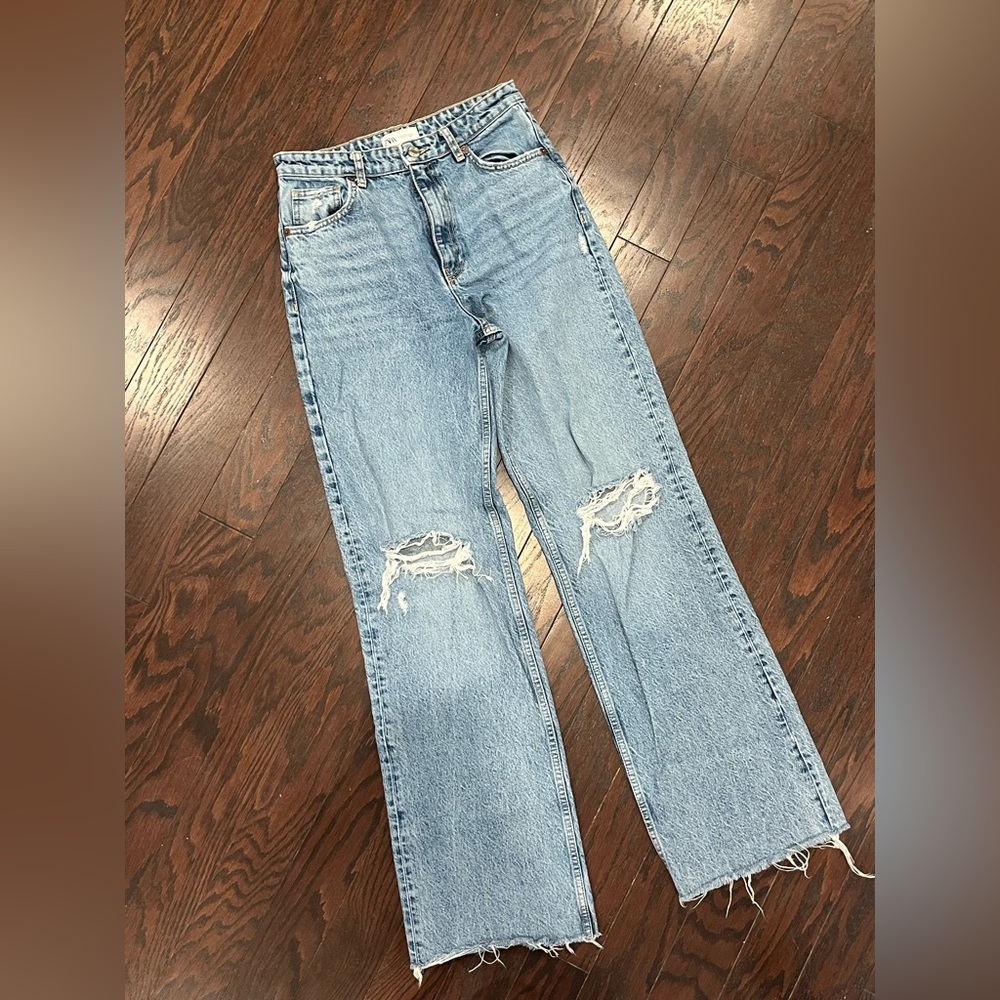 Zara size 6 light wash Jeans